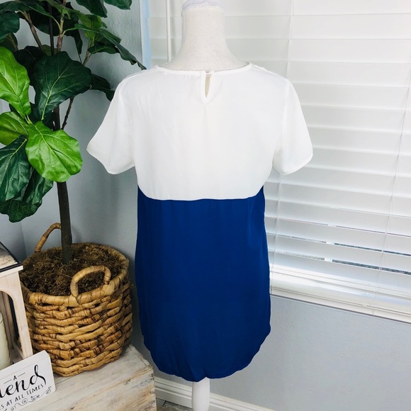 NWOT WHITE BLUE LOOSE FITTED FLOWY SUMMER Color Block TOP - Picture 3 of 7